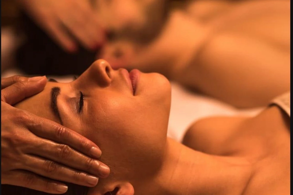 MASAŻE - Masaż twarzy 1h + lampa LED